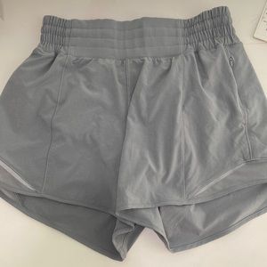 Lululemon hotty hot HR shorts 4*lined